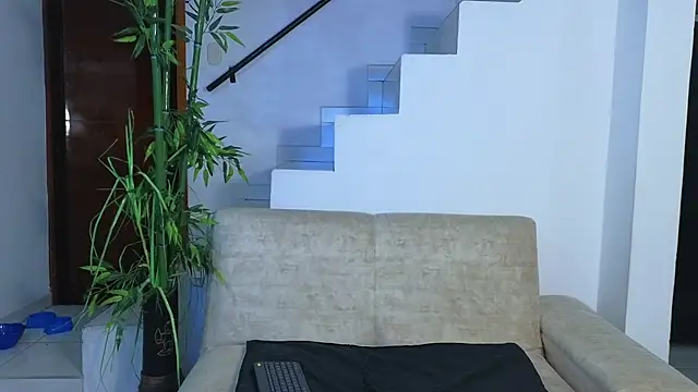 Lorenne Miller online show from February 20, 6:26 am