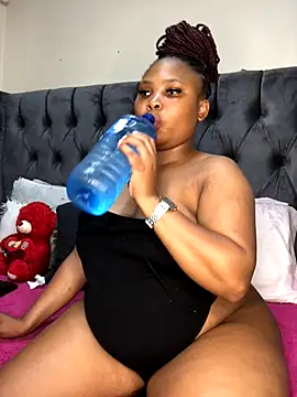 Anaelle24 online show from December 5, 8:37 am