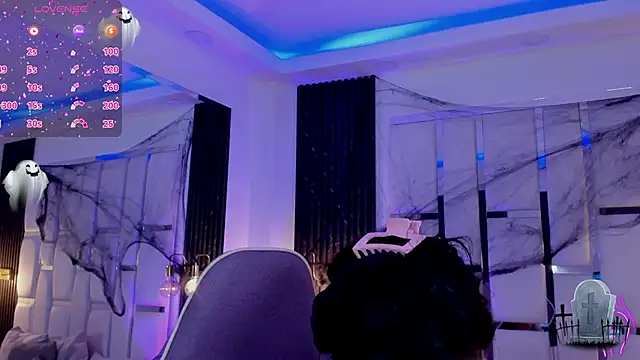 mia schwarz online show from November 3, 4:49 am