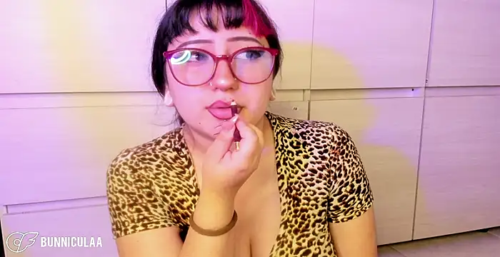 larissa01  online show from April 3, 10:41 pm