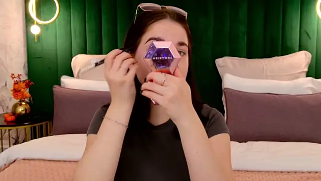 DeniseReese online show from October 8, 3:11 am