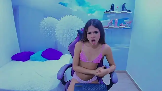 DEMI LEED online show from November 18, 3:02 pm