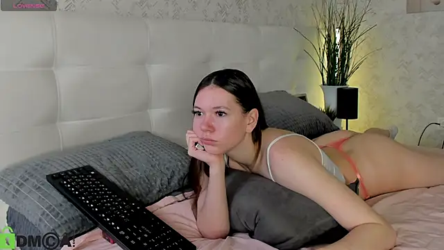 Nicole Charm online show from October 2, 9:53 pm