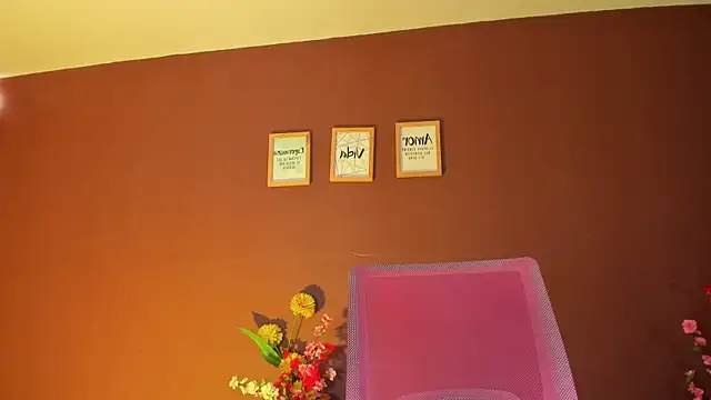 wini fer online show from November 18, 1:34 pm