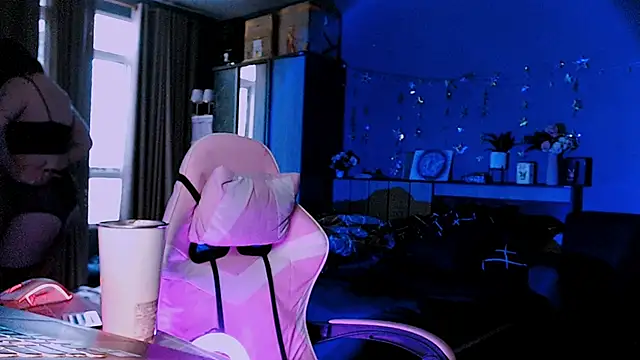 candy lina online show from October 2, 8:19 am