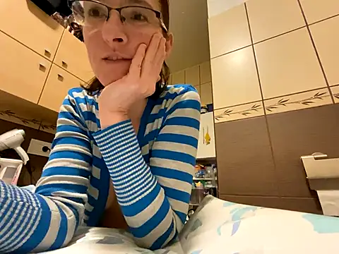 Milky hairy mommy online show from October 11, 6:32 pm