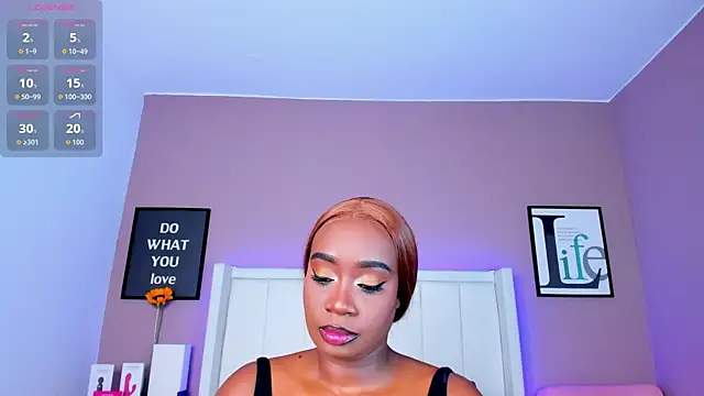 Britanymooree online show from September 23, 8:29 pm