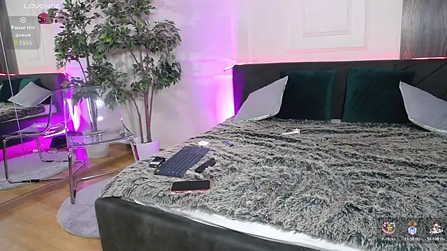 CreamyInkky  online show from November 3, 10:30 am