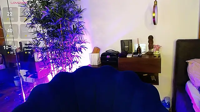 CreamyInkky  online show from March 18, 8:19 am