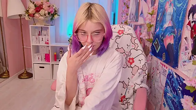 Coconut Mia online show from November 21, 4:53 pm