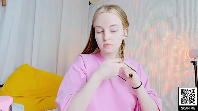 Wild  flowers online show from March 30, 3:55 pm