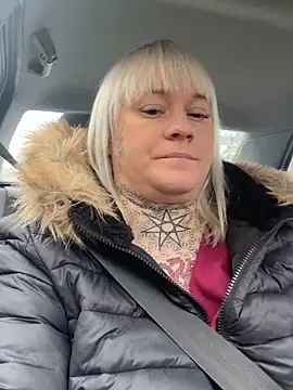 poussichienne online show from February 8, 10:19 am