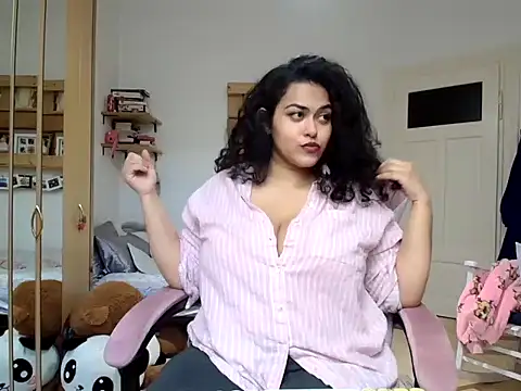 Curvydesifromgermany online show from February 24, 11:53 am