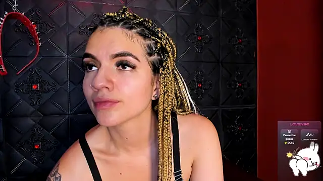 annavi  online show from October 10, 7:08 pm