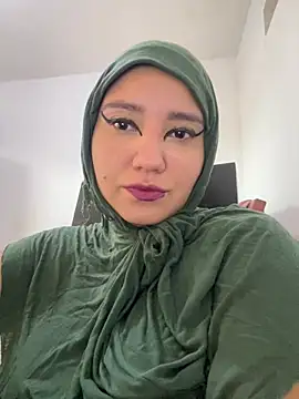 hannahayat online show from July 6, 2:11 pm