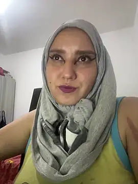 hannahayat online show from April 17, 1:19 am