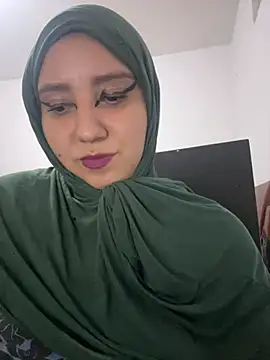 hannahayat online show from April 6, 10:44 pm