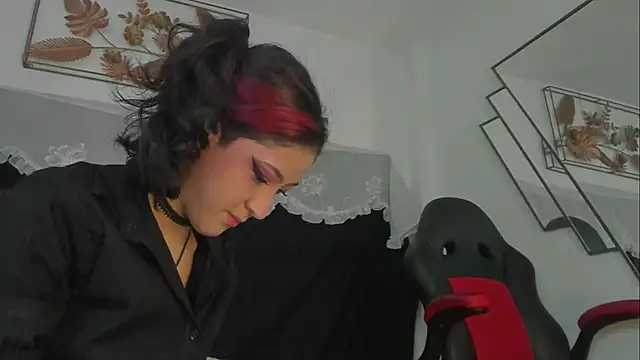 BonnieCute  online show from November 4, 11:43 pm