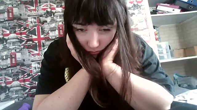 Lynylou online show from November 2, 12:52 pm