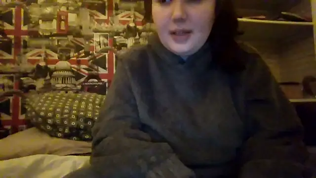 Lynylou online show from January 15, 3:18 pm