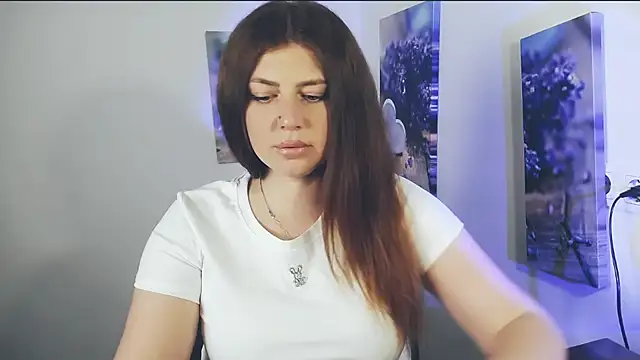 Lizzy Love online show from June 6, 8:31 am