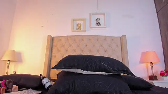 allisson m online show from November 15, 12:28 pm