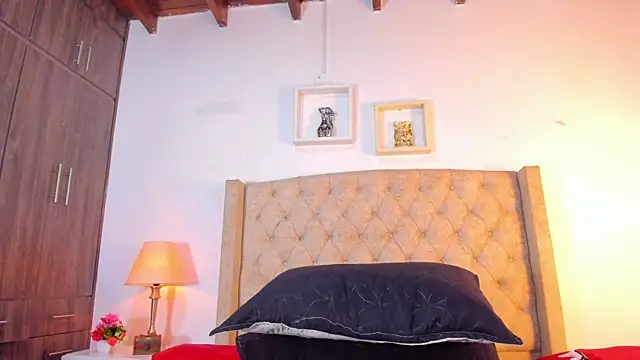 allisson m online show from October 2, 12:21 pm