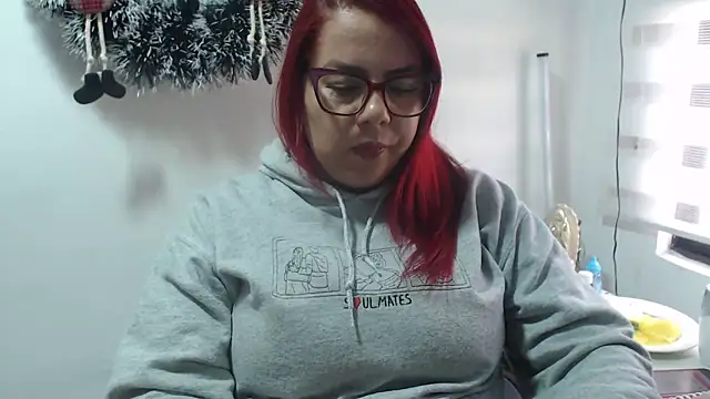 Rebecagiraut online show from December 17, 1:37 pm