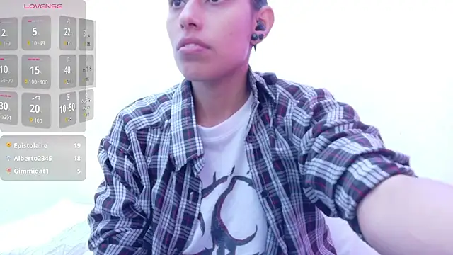 yourcuteneighbourr online show from March 13, 3:19 am