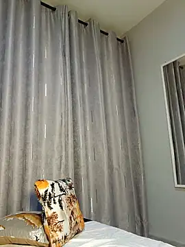 Yoyo   online show from March 3, 8:48 pm