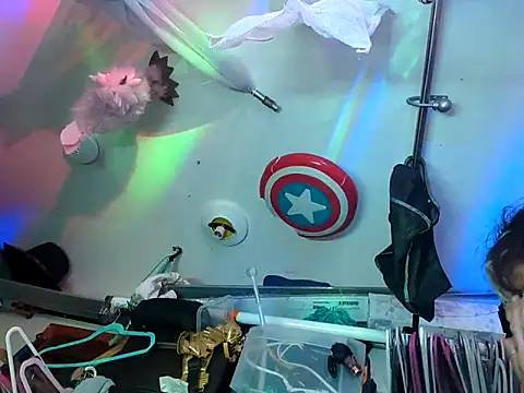 gurlnips online show from October 14, 7:55 am