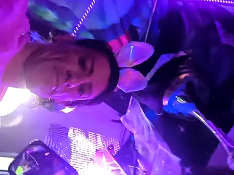 gurlnips online show from March 29, 3:05 am