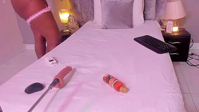 Chleo   online show from February 18, 1:32 pm