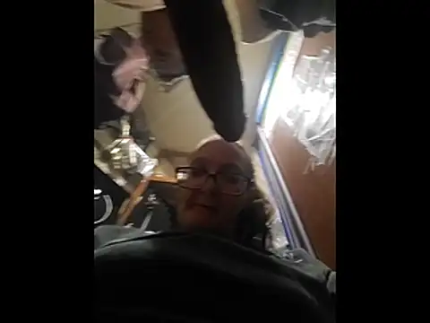 ILUV2TUCHMYKITTY online show from March 17, 11:47 am