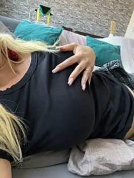 Hornyblond Bella online show from June 19, 8:07 am