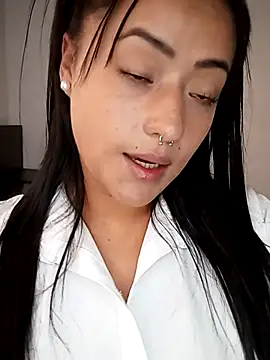 jjulietha95 online show from February 11, 5:25 pm