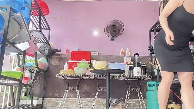 LinhChi 9x online show from March 2, 3:06 am