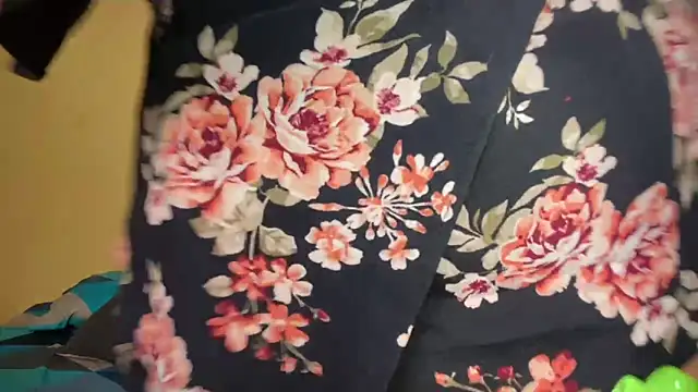  Shara Handal  online show from April 7, 7:10 am