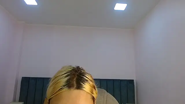 april bunnyy online show from June 30, 8:08 pm
