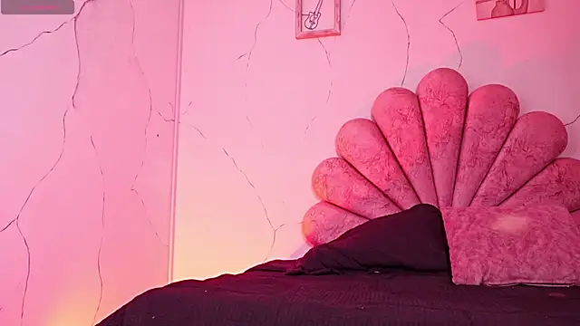 Melany Luv online show from March 24, 9:20 pm