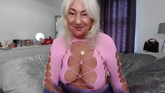 TanyaTaylor45 online show from February 27, 1:55 pm