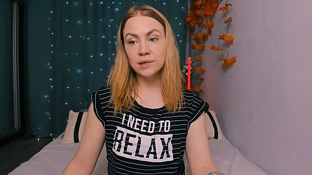 InsatiableFoxX online show from November 2, 7:06 pm