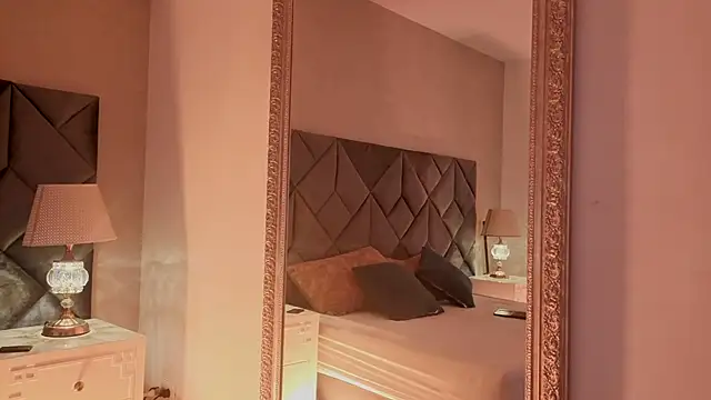 Luisa0110 online show from April 7, 7:49 pm