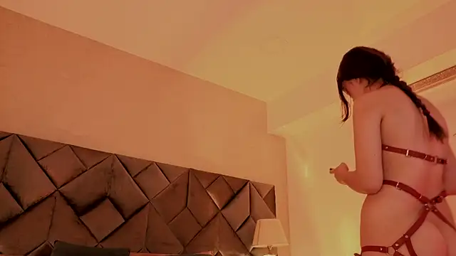 Luisa0110 online show from April 12, 4:21 pm