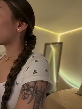 AmmyCollinsW online show from October 7, 8:57 pm