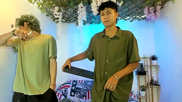 Fresahot2005 online show from November 5, 2:22 pm