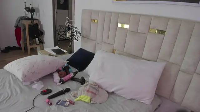 Konny May online show from November 17, 11:27 pm