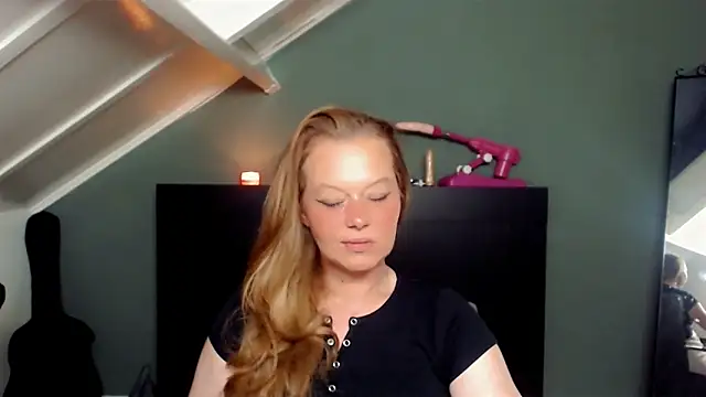 roxanna24 online show from April 26, 7:33 pm
