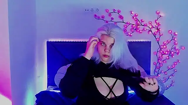 JoannLowe online show from March 16, 8:13 pm