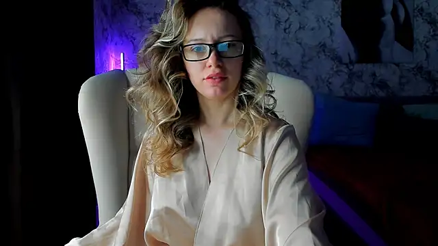 foxy blond online show from March 3, 12:16 am